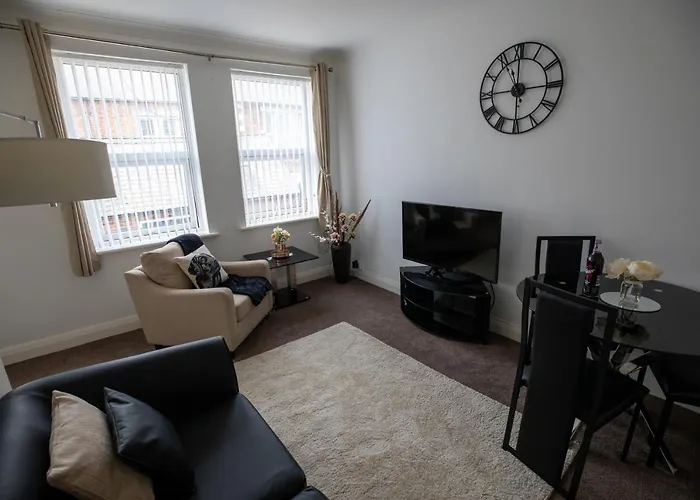 Beautiful Seaside Apartment-Free Parking