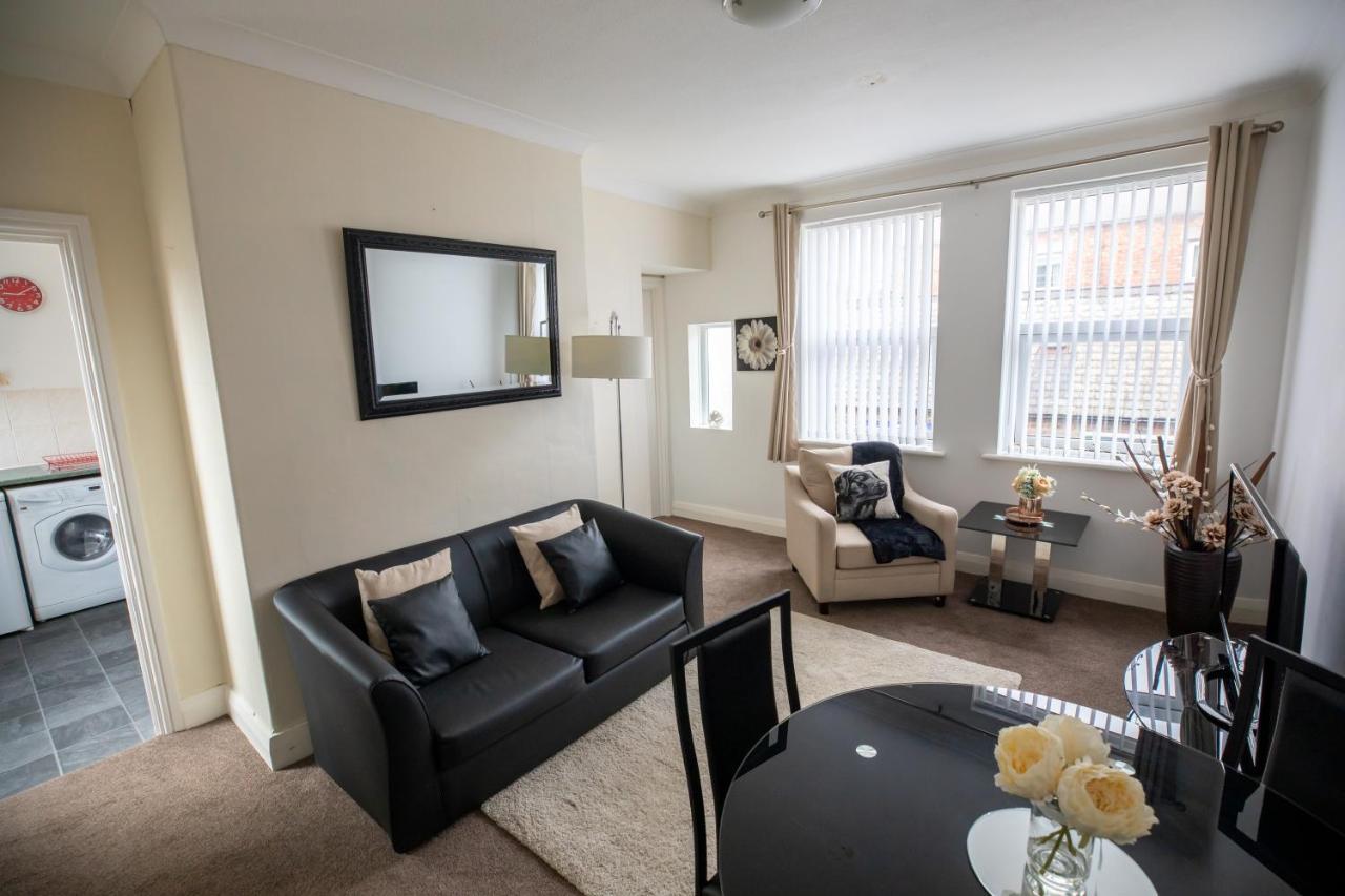 Beautiful Seaside Apartment-free Parking *