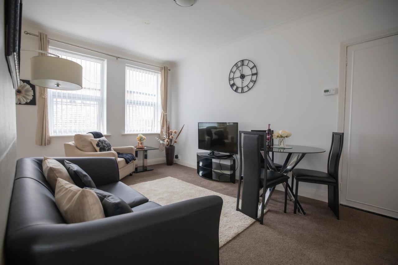 Apartment Beautiful Seaside Apartment-free Parking *