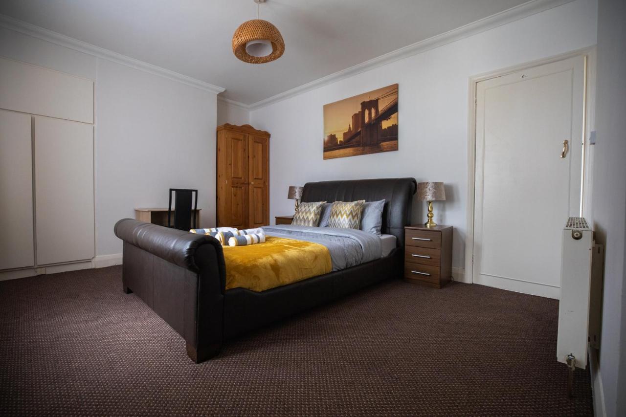 Beautiful Seaside Apartment-free Parking *